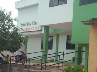 ¡Indignante! En centro de salud exigen a médicos entregar la mitad de su salario