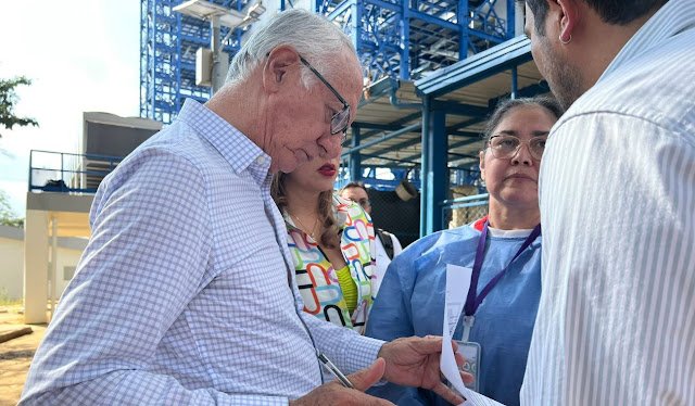 ¡Se les cayó el negocio! Gobierno frena privatización de Drogas La Rebaja