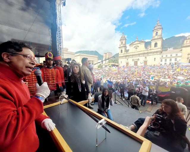 Petro, el pueblo y la calle: una marcha histórica por la dignidad laboral y la democracia
