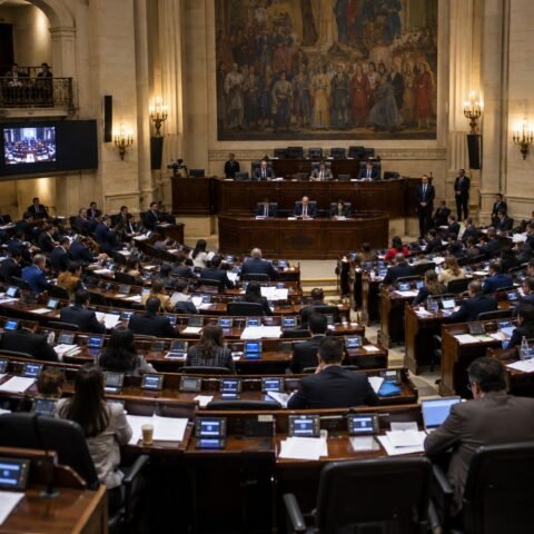 Plenaria del Congreso de Colombia durante el debate del Presupuesto General de la Nación 2027